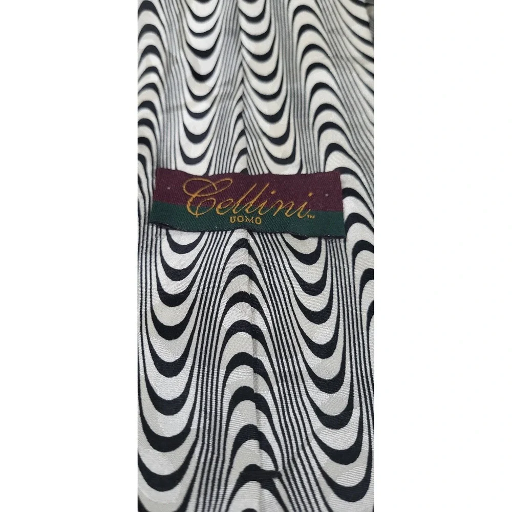 CELLINI UMO Geometric Optical Illusion Wave Tie ITALY Silk Tie 3.75x57.5